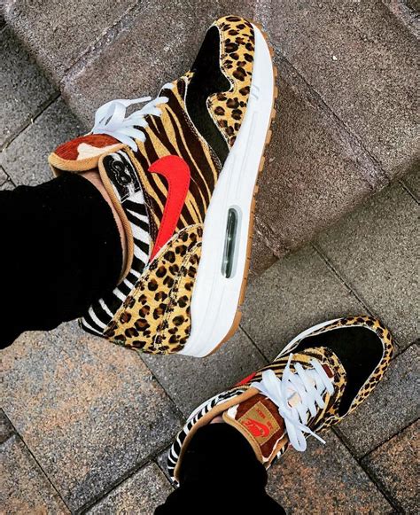 nike leopard slipperd